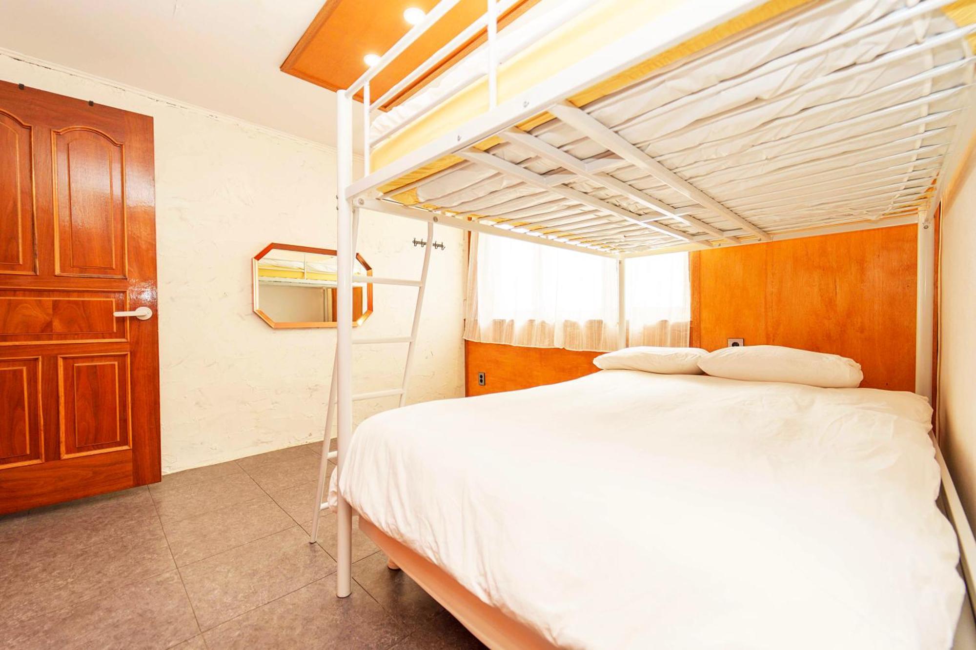 3-gu&anne House Hongdae 6room & 4bath House Apartemen