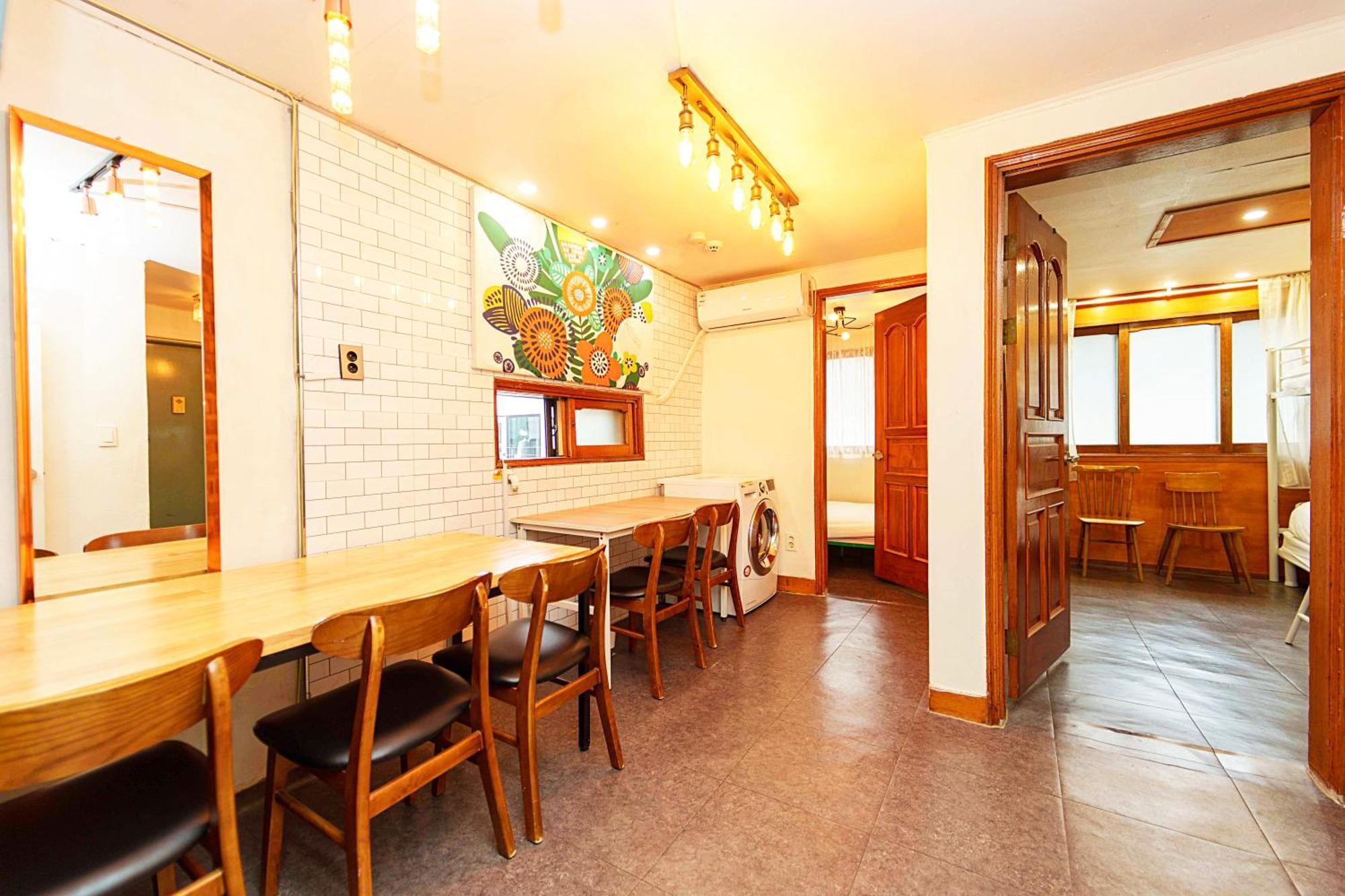 3-gu&anne House Hongdae 6room & 4bath House Apartemen