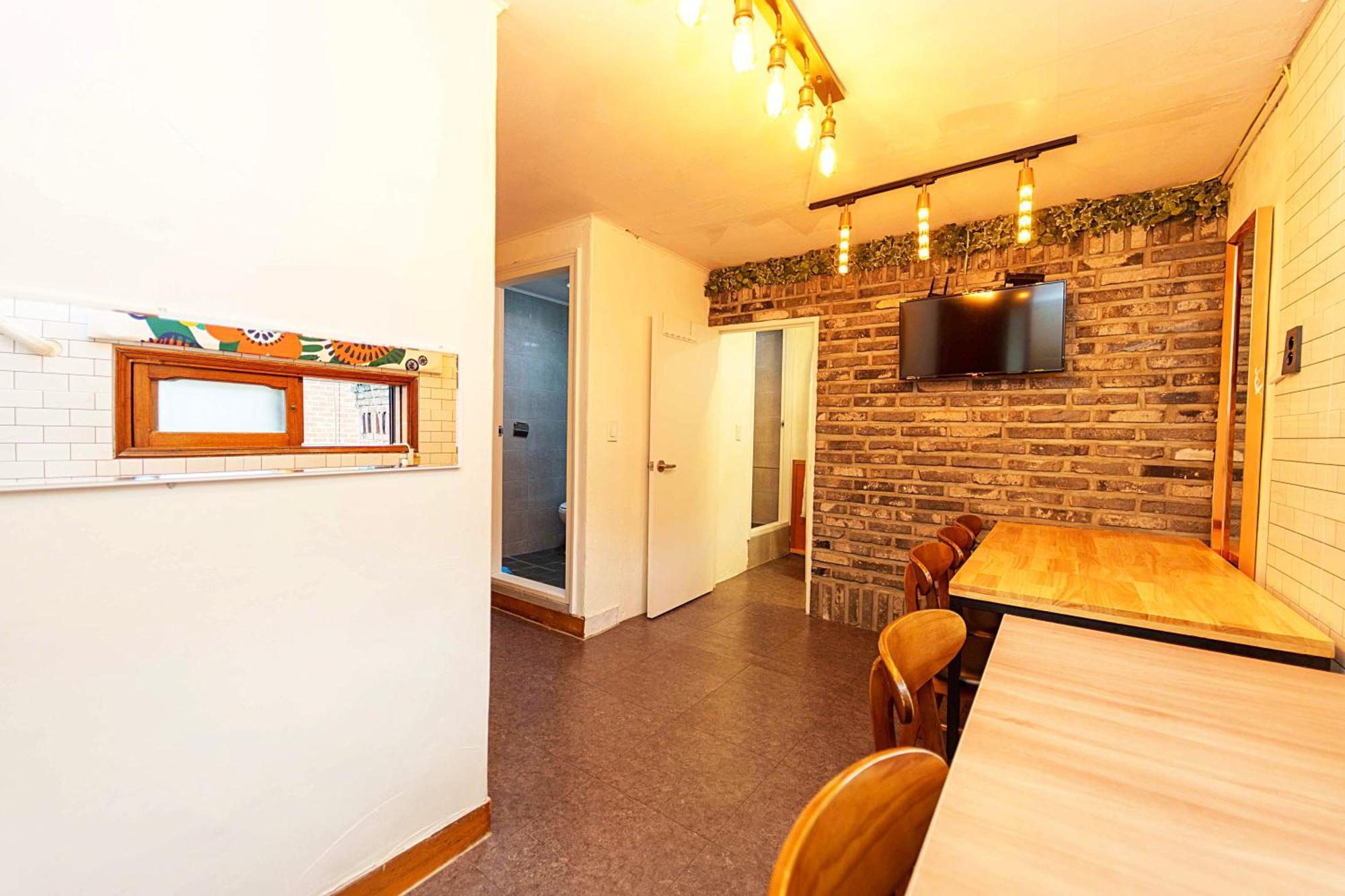 3-gu&anne House Hongdae 6room & 4bath House Apartemen Seoul